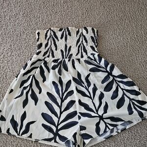 SHEIN Black and White Leaf Print Romper